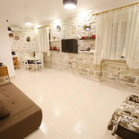 Lovely In With Private Swimming Pool Sukošan